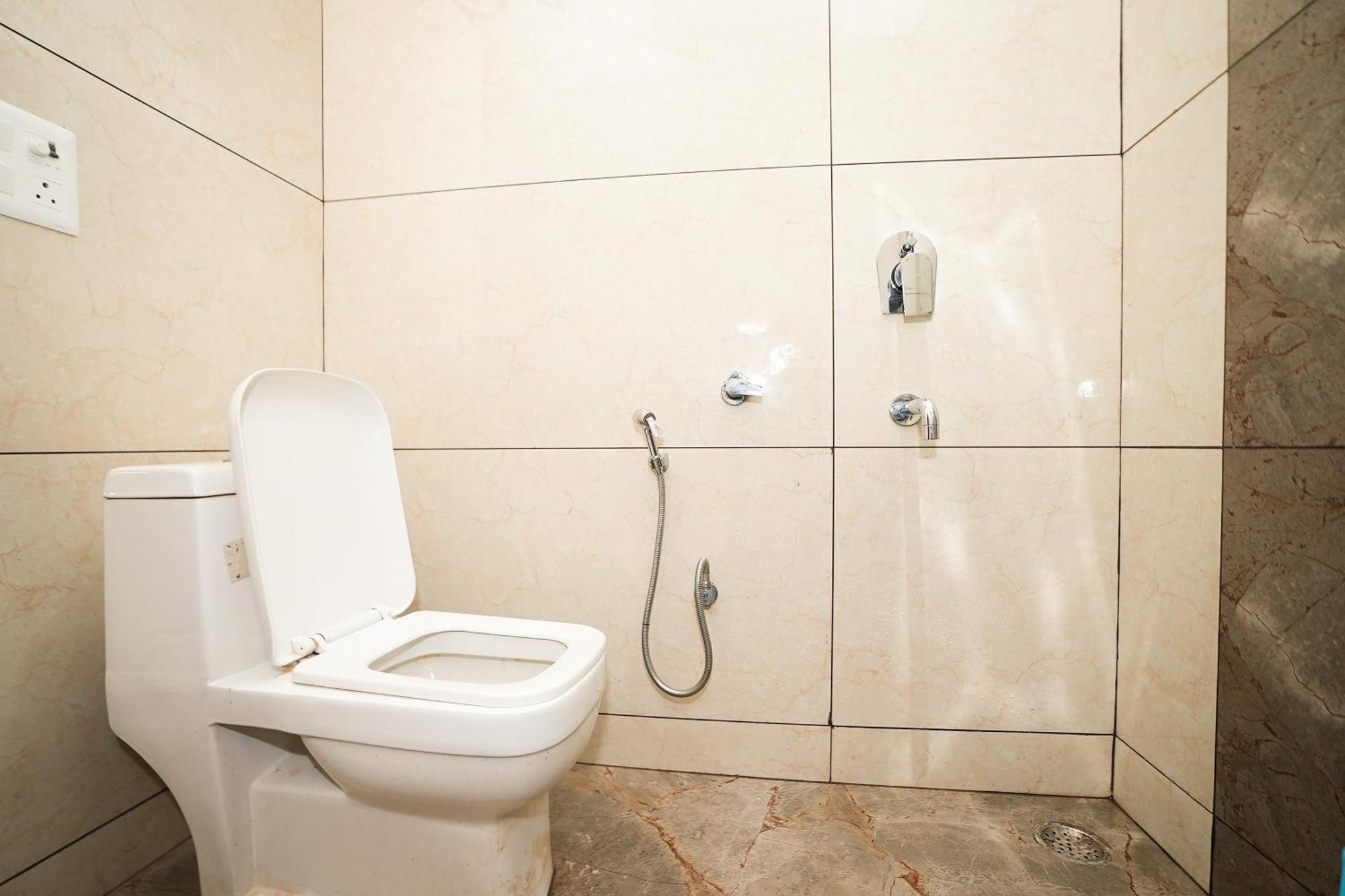 Tanvi Premium Residency Near Artemis Hospital, Gurugram Hotel Gurgáon Kültér fotó