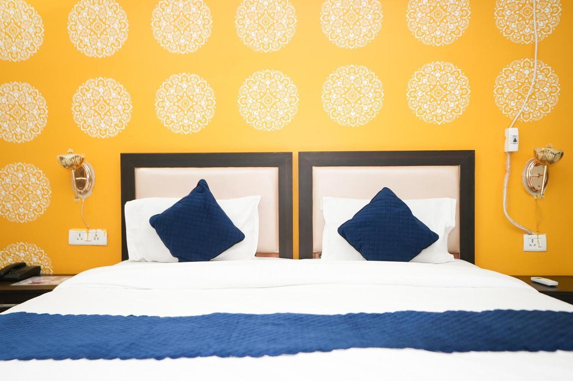 Tanvi Premium Residency Near Artemis Hospital, Gurugram Hotel Gurgáon Kültér fotó