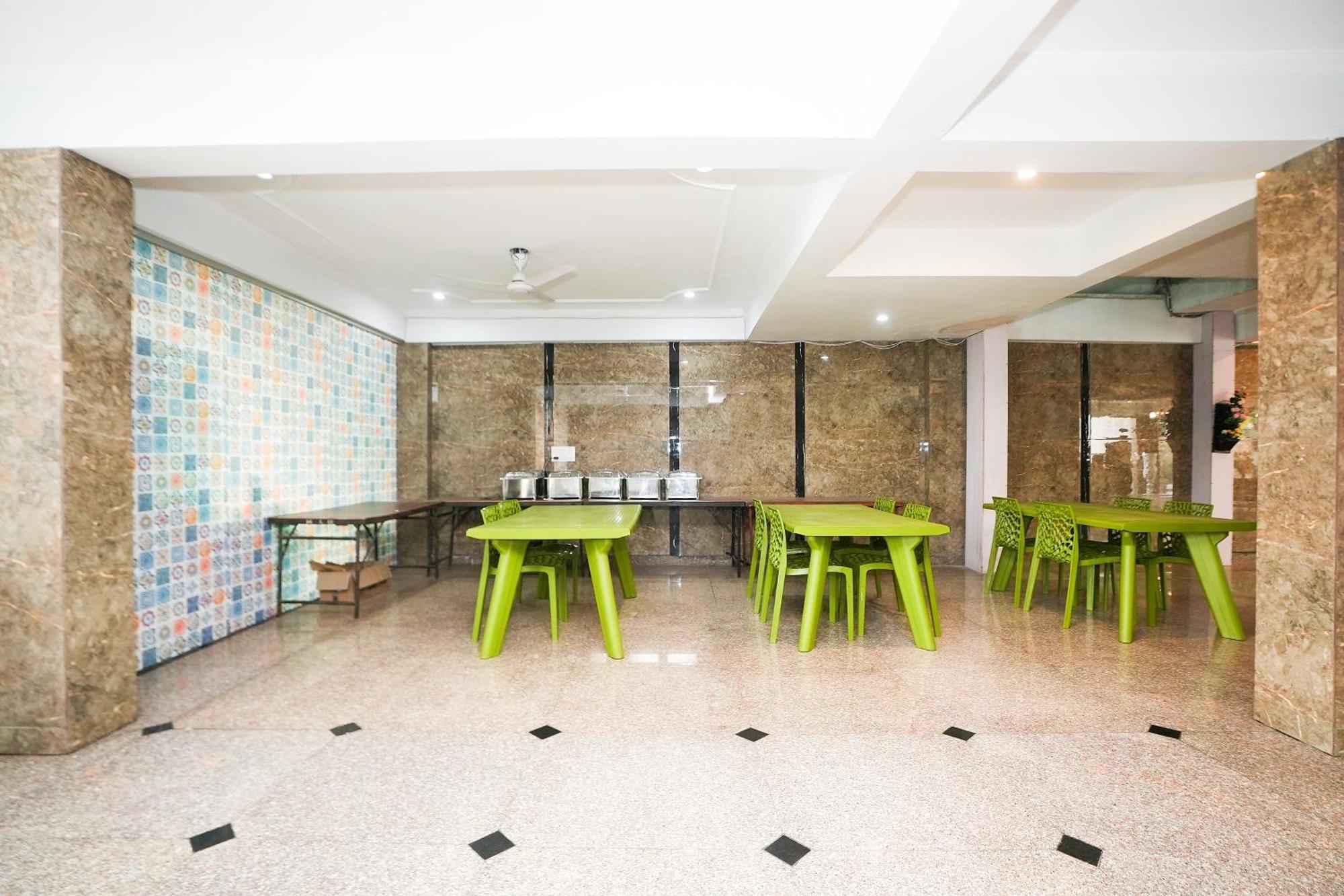 Tanvi Premium Residency Near Artemis Hospital, Gurugram Hotel Gurgáon Kültér fotó