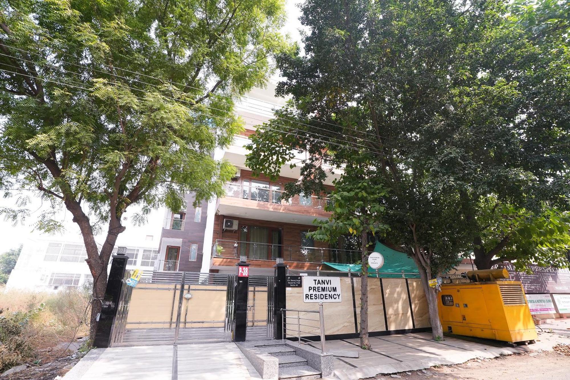 Tanvi Premium Residency Near Artemis Hospital, Gurugram Hotel Gurgáon Kültér fotó