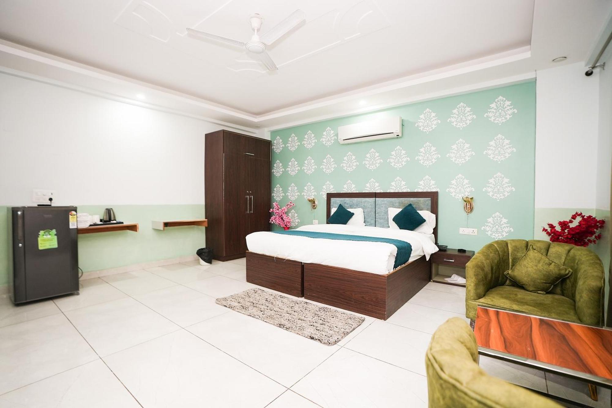Tanvi Premium Residency Near Artemis Hospital, Gurugram Hotel Gurgáon Kültér fotó