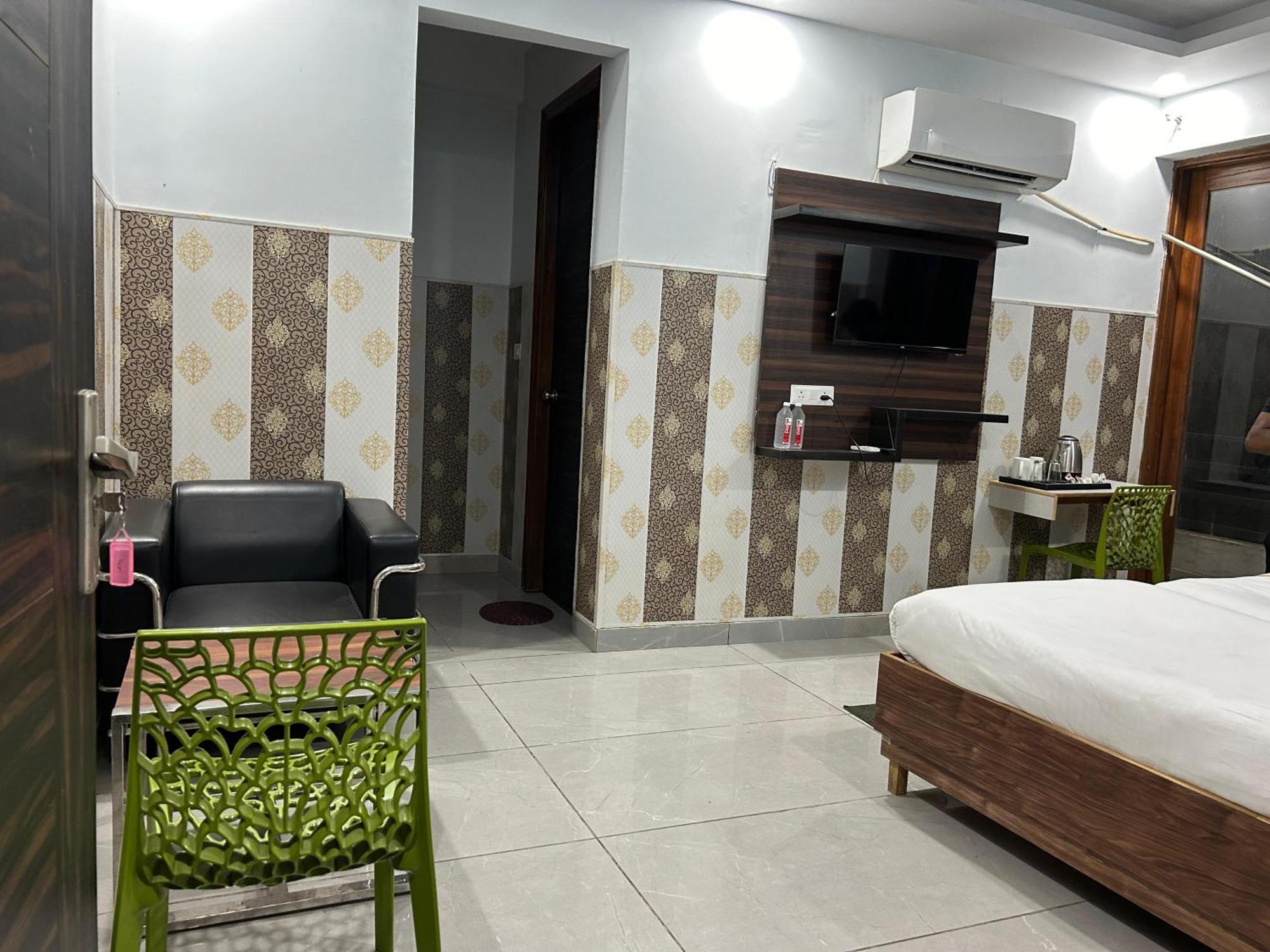 Tanvi Premium Residency Near Artemis Hospital, Gurugram Hotel Gurgáon Kültér fotó