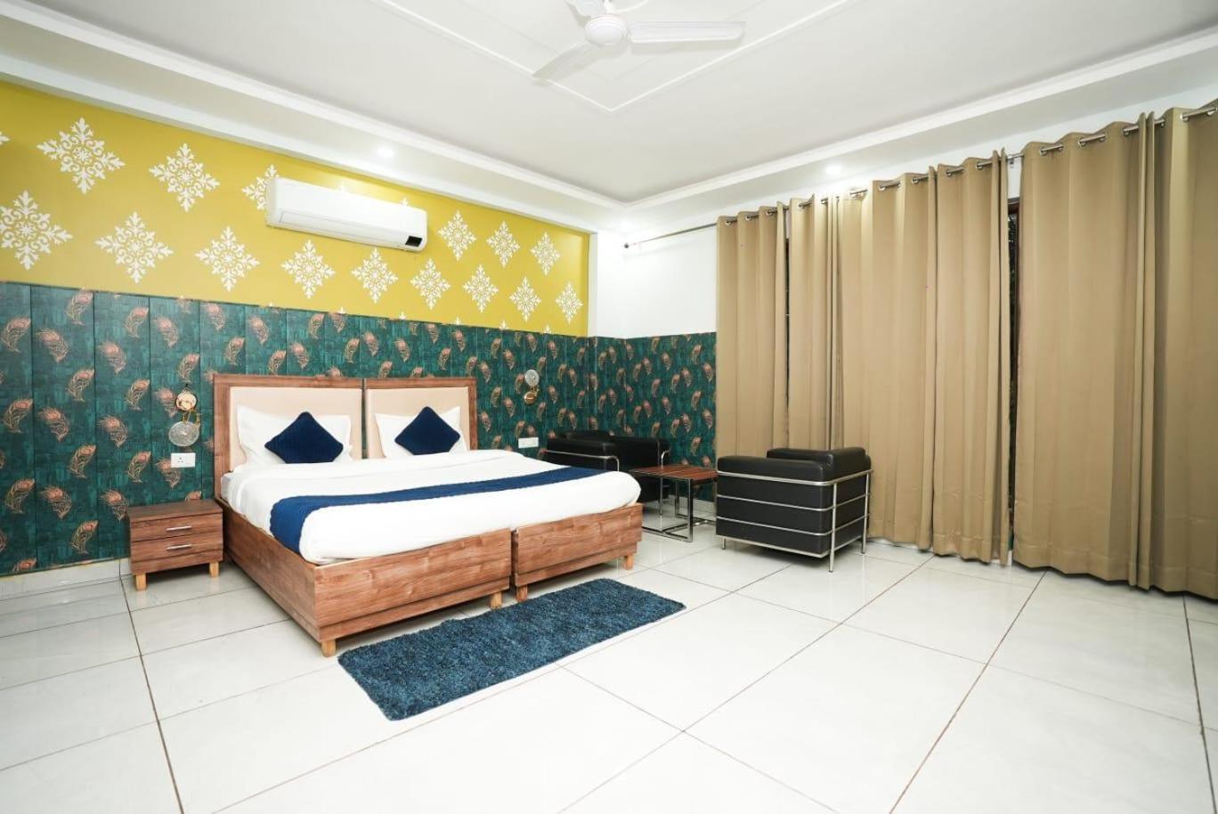 Tanvi Premium Residency Near Artemis Hospital, Gurugram Hotel Gurgáon Kültér fotó