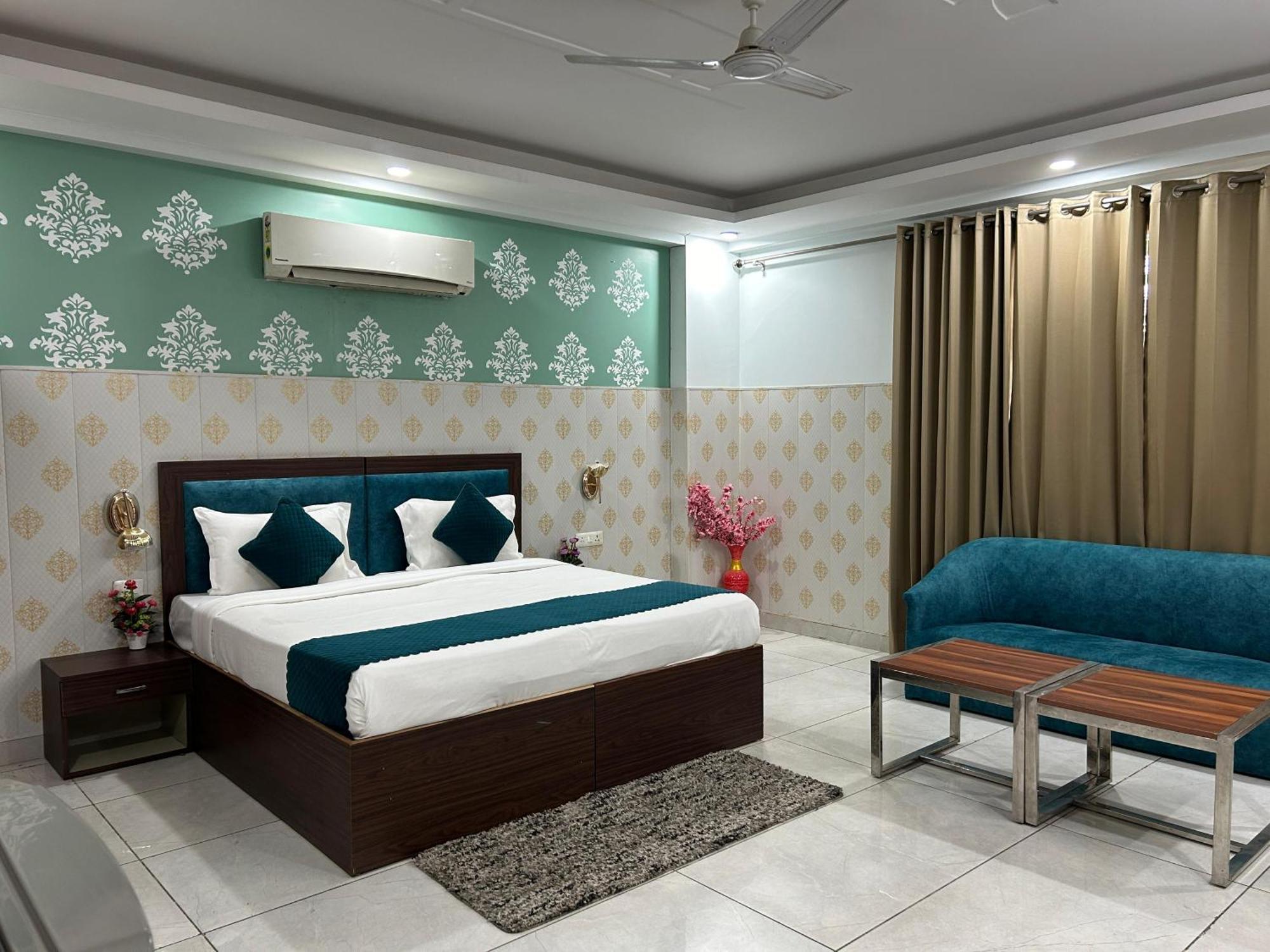 Tanvi Premium Residency Near Artemis Hospital, Gurugram Hotel Gurgáon Kültér fotó